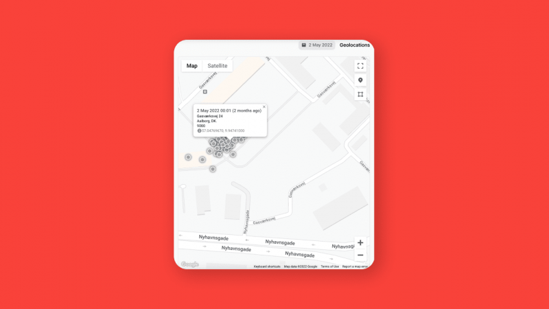 Digital map screenshot of Nyhavnsgade with markers, a date at the top, and a location popup; red background. Fleet management.